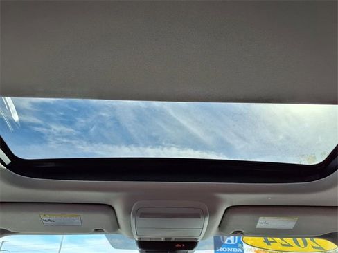 Used 2024 MAZDA CX-90 Plug-In Hybrid w/ Premium Pkg image 5