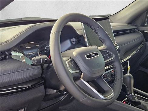 New 2026 Jeep Compass Latitude image 3