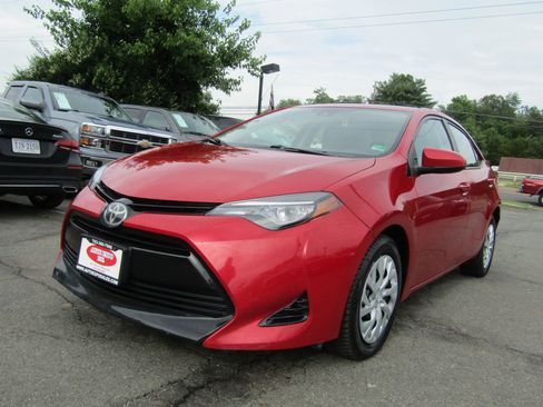 Used 2017 Toyota Corolla LE image 3