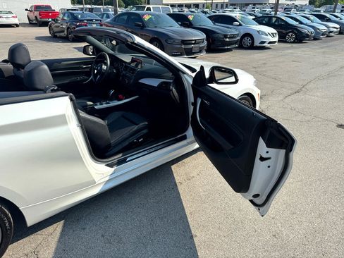Used 2016 BMW M235i Convertible image 17