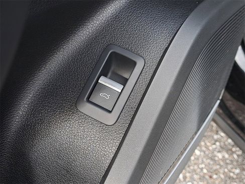 Certified 2023 Audi Q5 2.0T Premium Plus w/ Premium Plus Package image 21