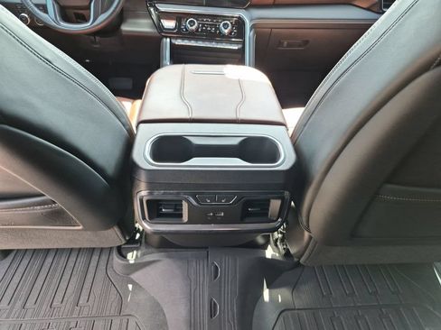 Used 2024 GMC Sierra 2500 Denali Ultimate AWD/4WD image 34