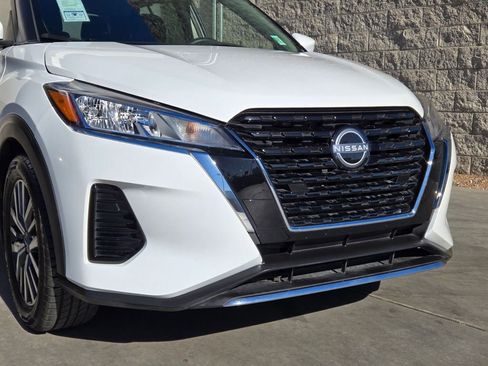 Used 2024 Nissan Kicks SV FWD image 7