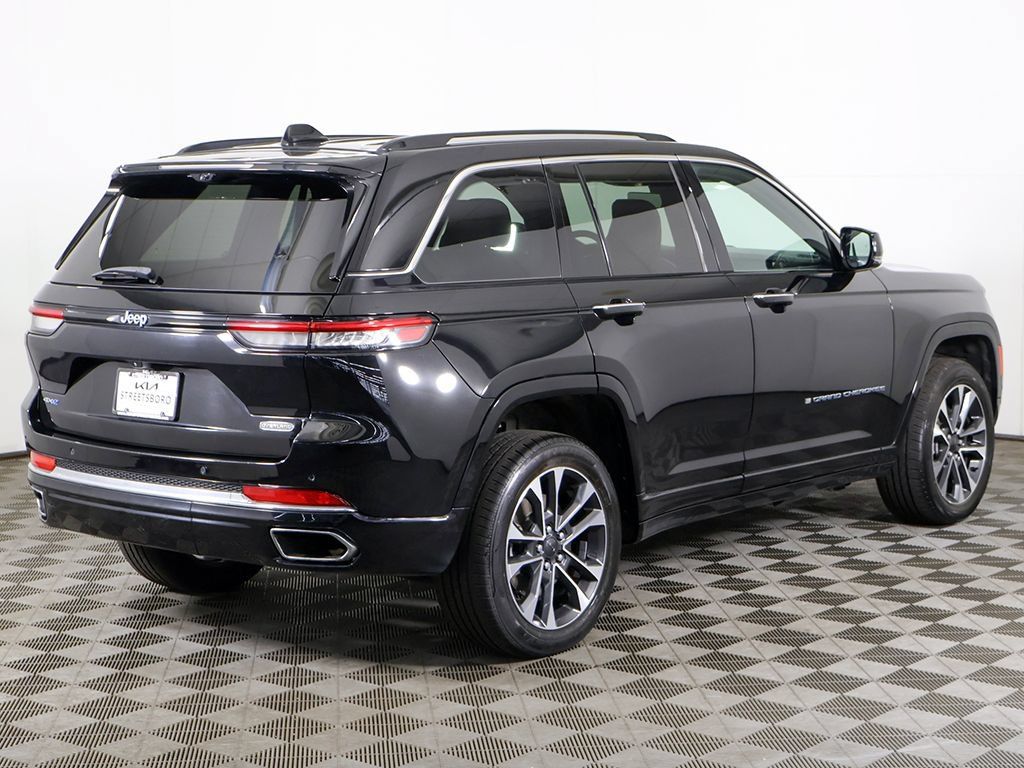 Used 2022 Jeep Grand Cherokee Overland w/ Luxury Tech Group IV AWD/4WD image 15