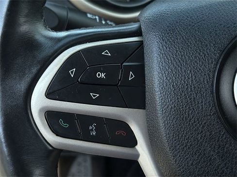 Used 2017 Jeep Cherokee Latitude image 26