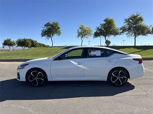 Used 2023 Nissan Altima 2.5 SR image 8