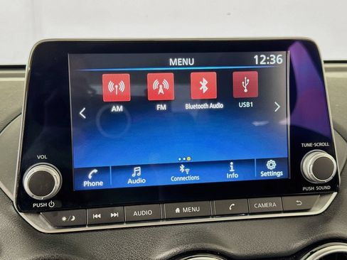 Used 2024 Nissan Sentra SV FWD image 32