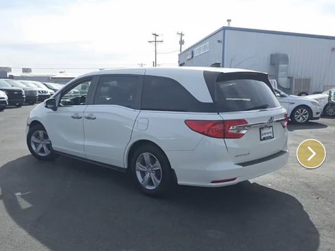 Used 2019 Honda Odyssey EX image 3