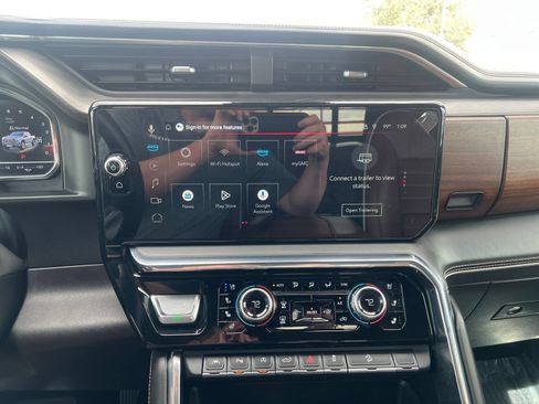 Used 2025 GMC Sierra 1500 Denali Ultimate AWD/4WD image 11