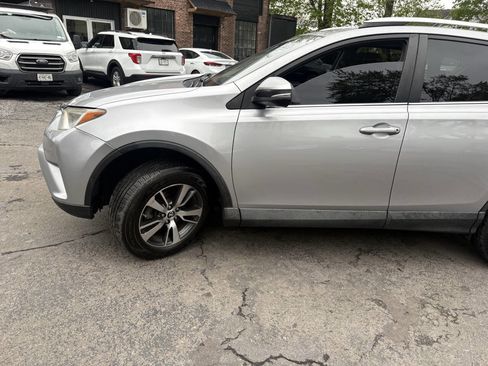 Used 2016 Toyota RAV4 XLE AWD/4WD image 7