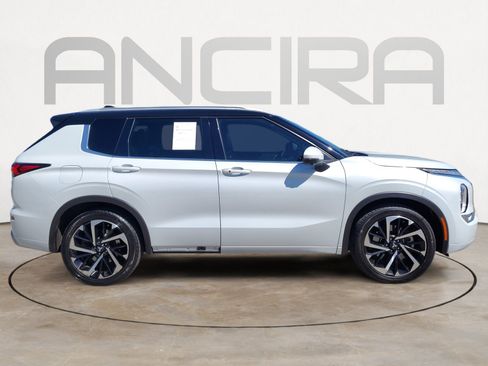 Used 2023 Mitsubishi Outlander SEL FWD image 12