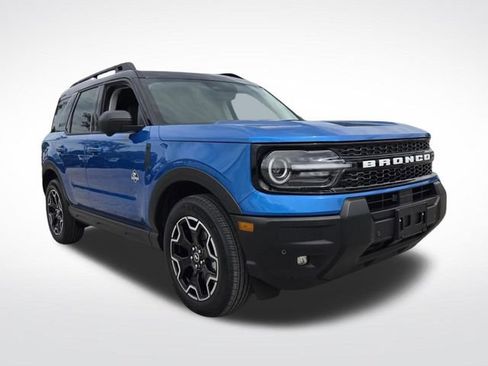 Certified 2025 Ford Bronco Sport Outer Banks w/ Outer Banks Tech Package+ AWD/4WD image 1