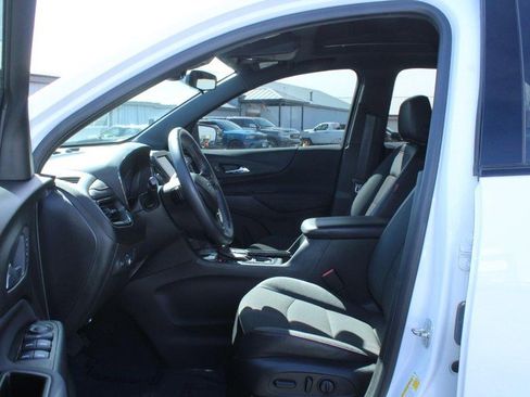 Used 2022 Chevrolet Equinox RS w/ LPO, Floor Liner Package image 8