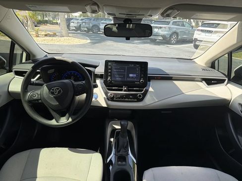 Used 2022 Toyota Corolla LE FWD image 10