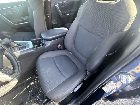 Used 2020 Toyota RAV4 LE image 13