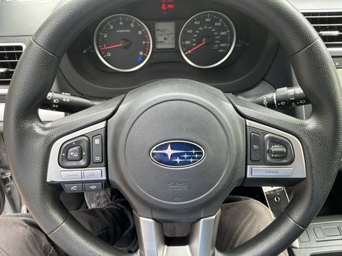 Used 2018 Subaru Forester 2.5i AWD/4WD image 18