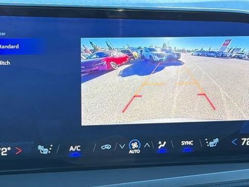 Used 2025 Chevrolet Traverse LT AWD/4WD image 16