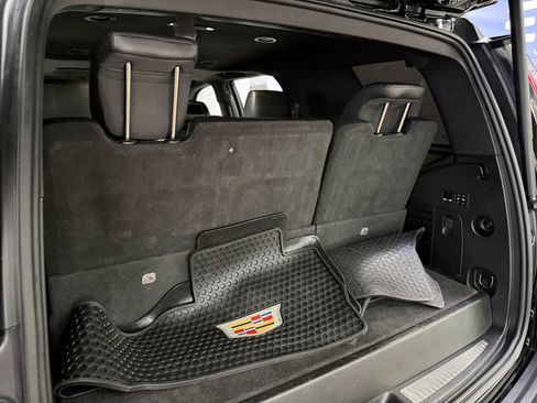 Used 2018 Cadillac Escalade Platinum RWD image 21