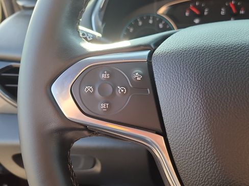 Used 2023 Chevrolet Traverse LT AWD/4WD image 32