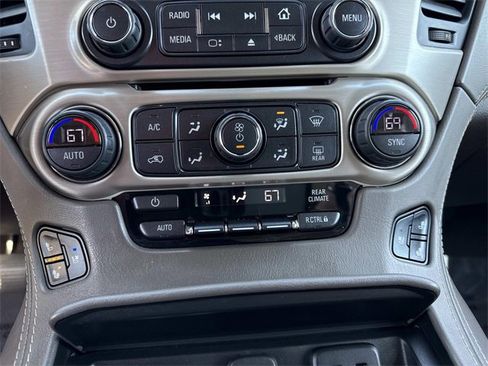 Used 2020 GMC Yukon Denali w/ Denali Premium Package image 24