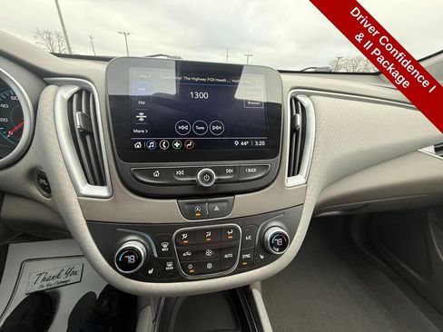 Used 2022 Chevrolet Malibu LT image 22