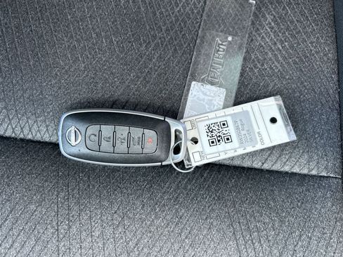 Used 2024 Nissan Rogue SV FWD image 20