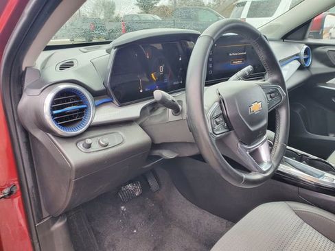 Certified 2024 Chevrolet Trax LT w/ Driver Confidence Package image 20