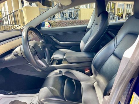 Used 2018 Tesla Model 3 Long Range image 8