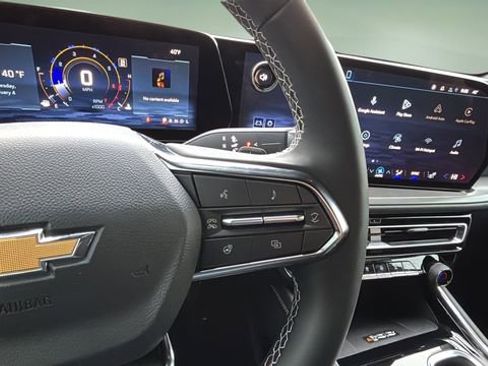 Used 2026 Chevrolet Traverse LT w/ Driver Confidence Package image 23