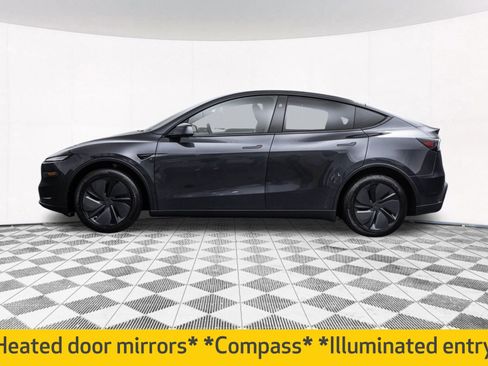 Used 2026 Tesla Model Y AWD image 6