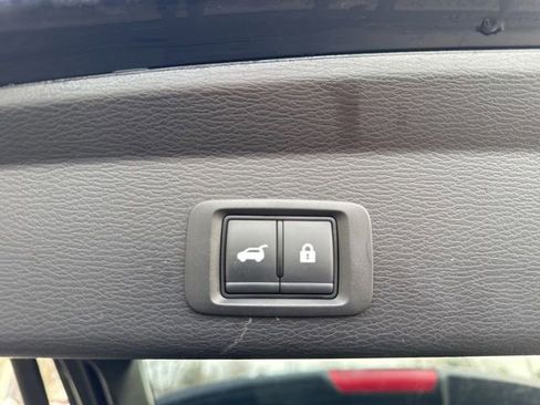 Used 2024 Mitsubishi Outlander AWD image 21