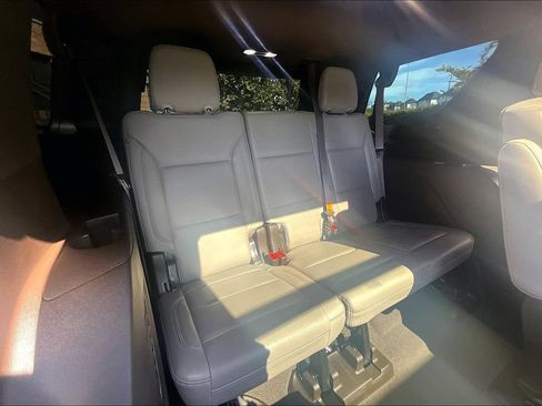 Used 2021 Chevrolet Tahoe LT w/ LT Signature Plus Package RWD image 39