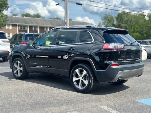 Used 2019 Jeep Cherokee Limited w/ Technology Group AWD/4WD image 4
