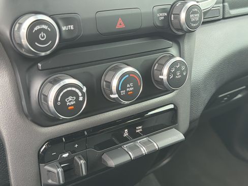 Used 2022 RAM 1500 Big Horn RWD image 35