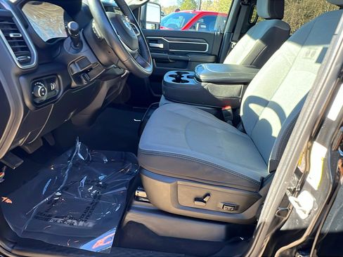 Used 2024 RAM 2500 Big Horn w/ Bed Utility Group image 16