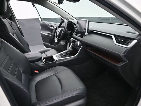 Used 2022 Toyota RAV4 Limited image 45