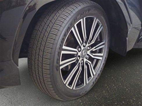 Certified 2025 Lexus LX 600 4WD w/ Luxury Package image 36