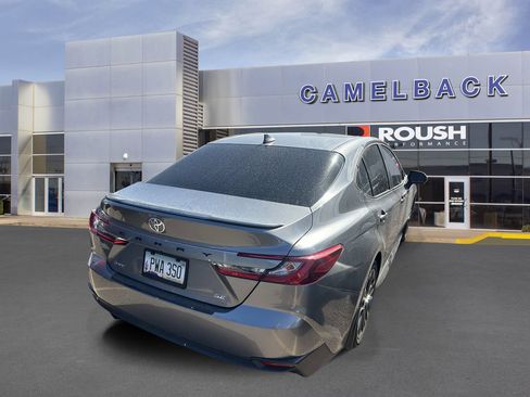 Used 2025 Toyota Camry SE w/ Convenience Package FWD image 5