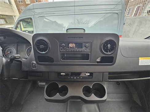 New 2025 Mercedes-Benz Sprinter 2500 image 10