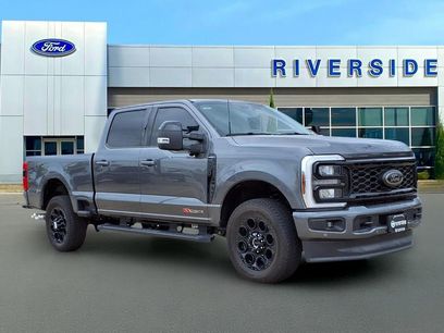 New 2026 Ford F250 Lariat w/ Black Appearance Package