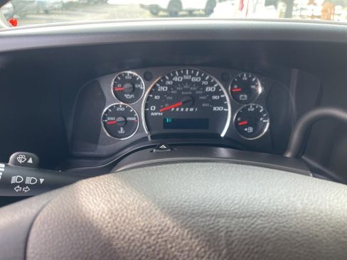 Used 2022 Chevrolet Express 3500 Work Van w/ Driver Convenience Package image 18