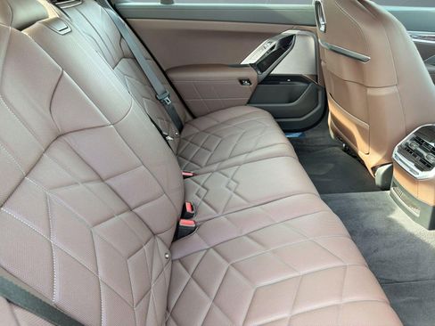 New 2026 BMW i7 xDrive60 w/ Premium Package AWD/4WD image 30