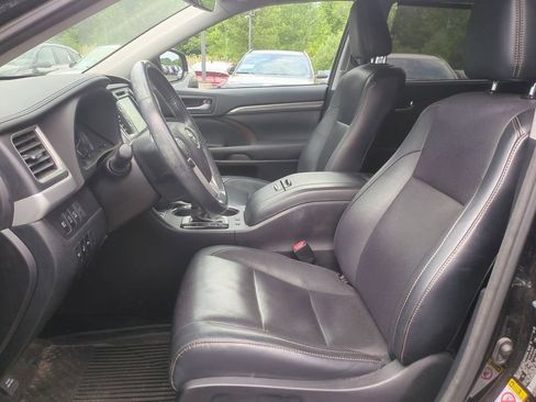 Used 2017 Toyota Highlander Limited Platinum AWD/4WD image 22