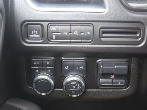 Used 2021 GMC Yukon SLT w/ SLT Luxury Plus Package image 22