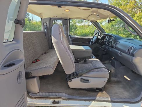 Used 1998 Dodge Ram 2500 Truck 2WD Quad Cab image 16
