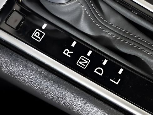 Used 2025 Nissan Sentra SV FWD image 12