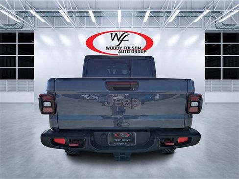 Used 2025 Jeep Gladiator Rubicon image 4