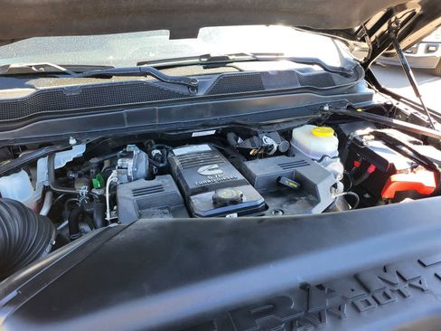 Used 2024 RAM 2500 Tradesman w/ Chrome Appearance Group image 29