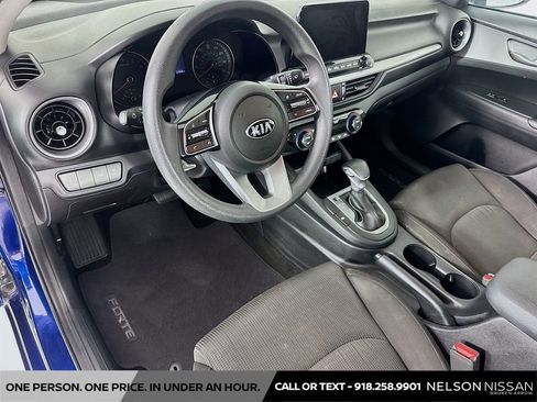 Used 2019 Kia Forte LXS FWD image 9
