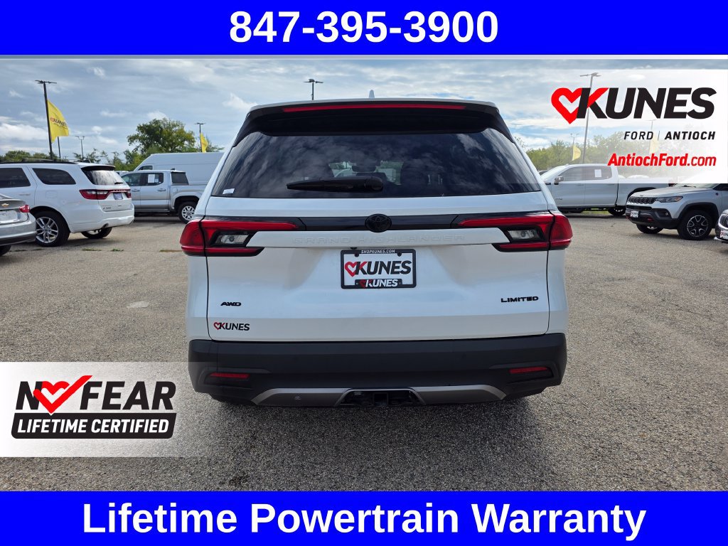 Used 2024 Toyota Grand Highlander AWD image 9